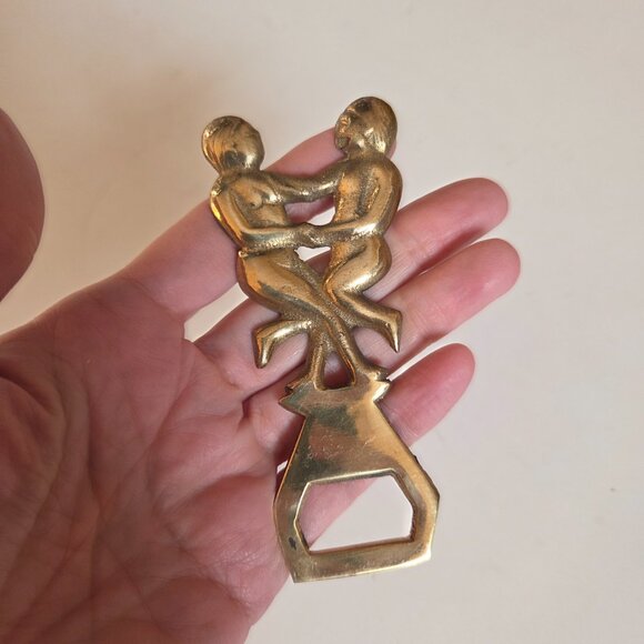 Vintage solid brass beer bottle opener with two dancing girls 41/4'' x 1 3/4''. - Picture 3 of 3